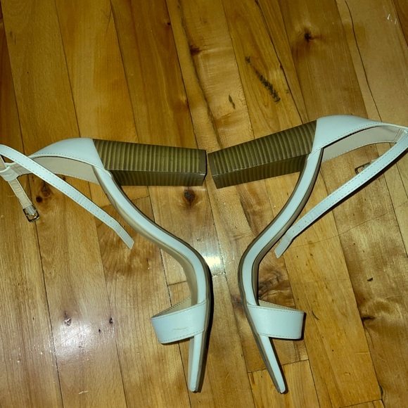 White Open Toe Sandals - Picture 5 of 5